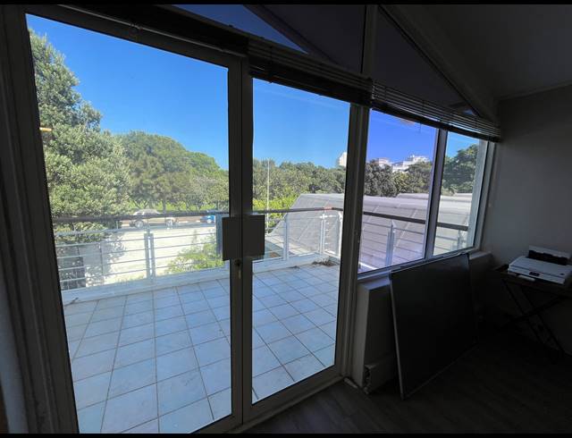 278M² OFFICE TO LET IN MOUILLE POINT